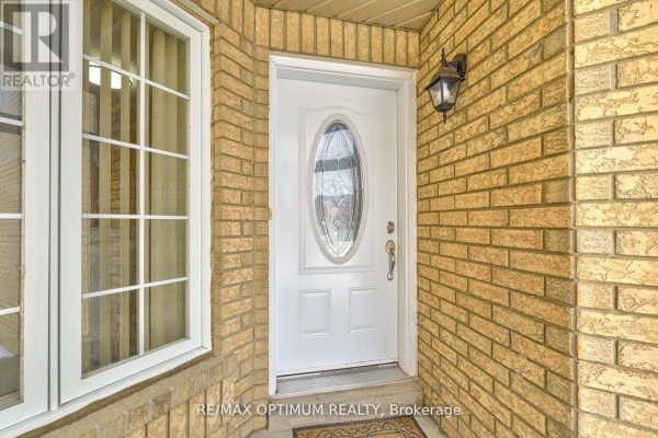 Family room - 26 Tumbleweed Trail, Brampton, ON L6Y5A1 Photo 3