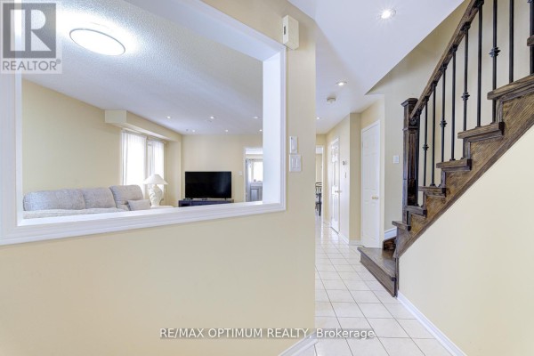 Dining room - 26 Tumbleweed Trail, Brampton, ON L6Y5A1 Photo 5