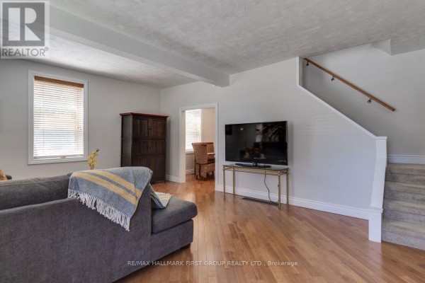 Bedroom 2 - 26 Whiting Avenue, Oshawa, ON L1H3T3 Photo 5