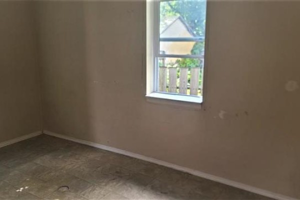 Bedroom - 260 Aikins Street, Winnipeg, MB R2W4G6 Photo 5