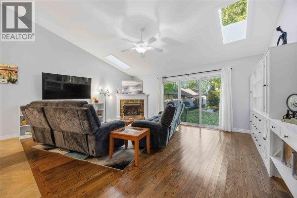 Kitchen - 260 Cassandra Boulevard, Sarnia, ON N7S6M9 Photo 5
