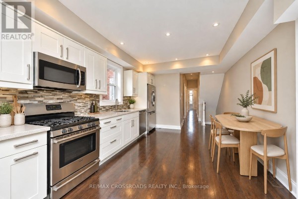 Living room - 260 Clinton Street, Toronto, ON M6G2Y6 Photo 5