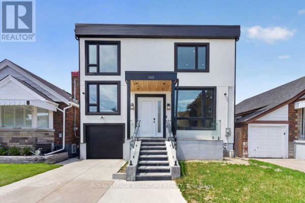 Living room - 260 Dewhurst Boulevard N, Toronto, ON M4J3K8 Photo 2