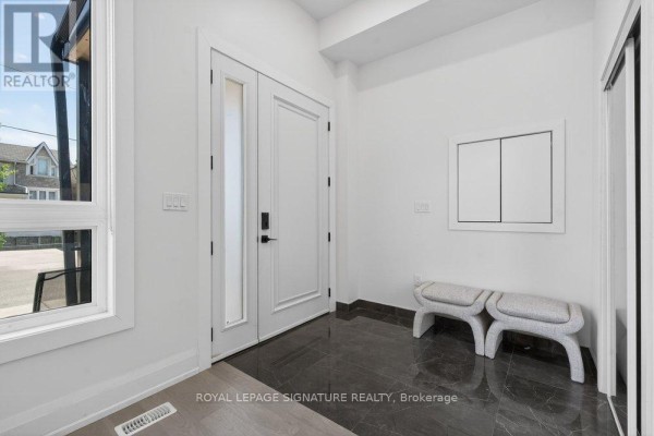 Dining room - 260 Dewhurst Boulevard N, Toronto, ON M4J3K8 Photo 3