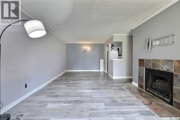 Living room - 260 Gore Place, Regina, SK S4T7S4 Photo 3
