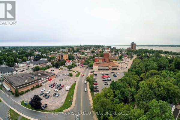 260 King Street W, Brockville, ON K6V3S1 Photo 2