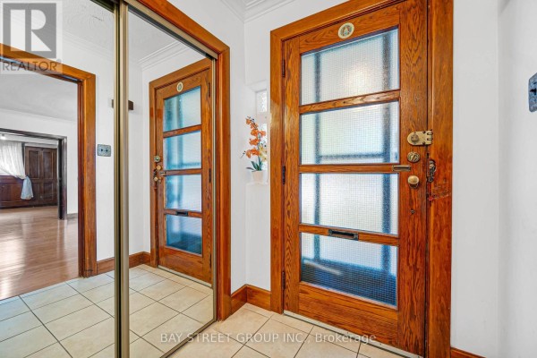Bedroom 2 - 260 Moore Park Avenue, Toronto, ON M2M1N6 Photo 5