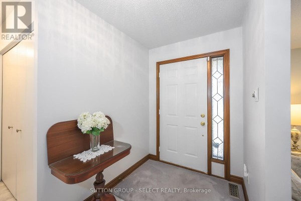 260 Village Green Avenue, London South, ON, photo 2