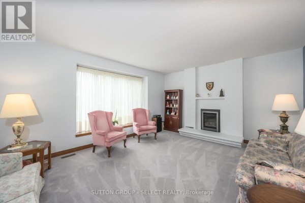 260 Village Green Avenue, London South, ON, photo 3
