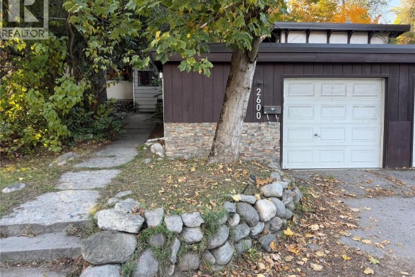 Mud room - 2600 Columbia Avenue, Castlegar, BC V1N2X6 Photo 2