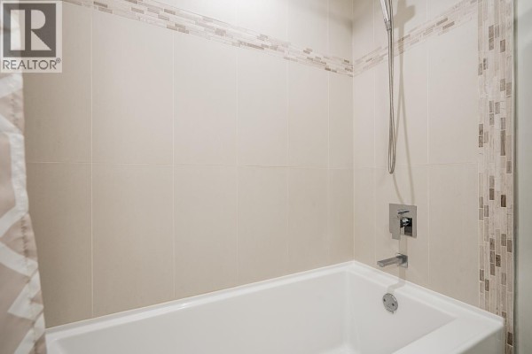 2602 Hawser Avenue, Coquitlam, BC V3C4E1 Photo 4