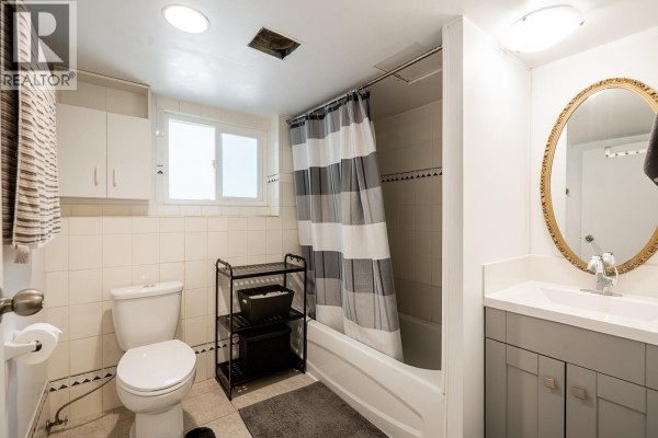 2602 Hawser Avenue, Coquitlam, BC V3C4E1 Photo 5
