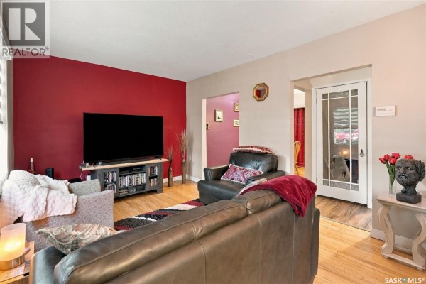 Primary Bedroom - 2602 Lindsay Street, Regina, SK S4N3E1 Photo 4