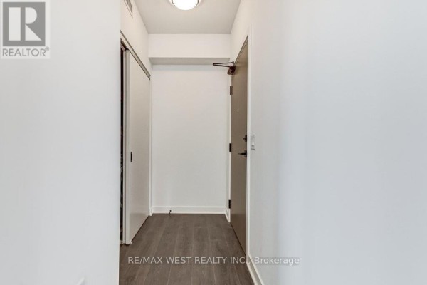 Kitchen - 2603 - 36 Zorra Street, Toronto, ON M8Z0G5 Photo 3
