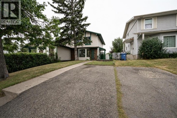 Dining room - 2603 60 Street Ne, Calgary, AB T1Y2G6 Photo 2