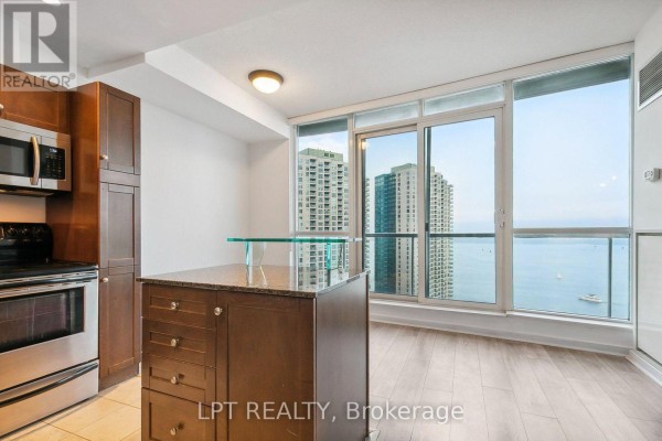 Kitchen - 2604 - 208 Queens Quay W, Toronto, ON M5J2Y5 Photo 3