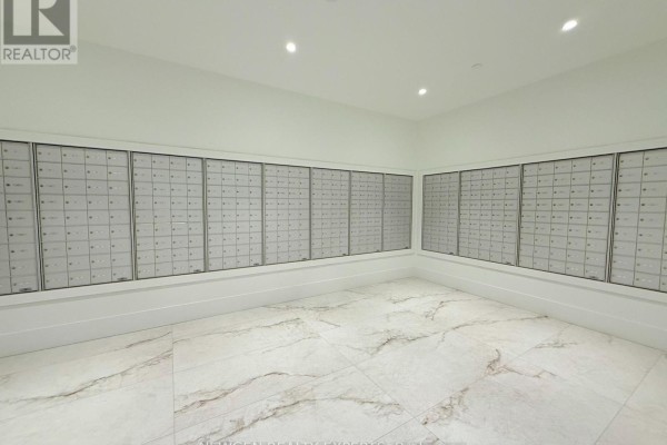 2604 - 4010 Eglinton Avenue, Toronto, ON M9A0G5 Photo 4
