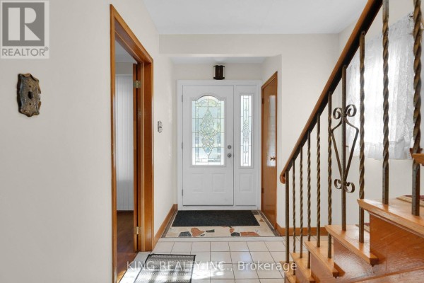 Primary Bedroom - 2604 Keele Street, Toronto, ON M6L2P1 Photo 3