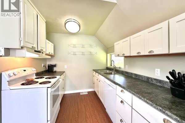 Pantry - 2605 1st Avenue, Terrace, BC V8G0G2 Photo 4