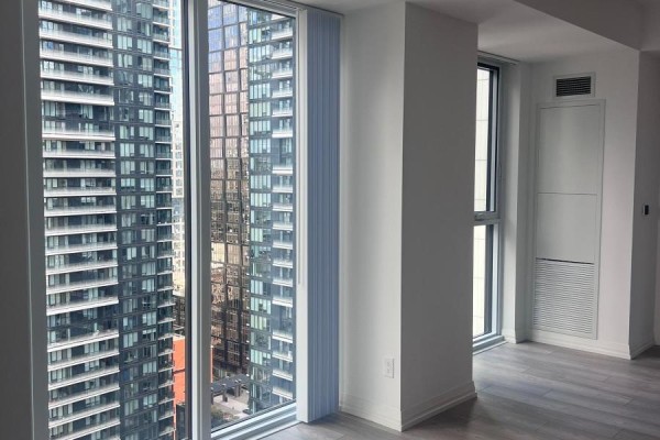 2606 - 400 King West Street, Toronto, ON M5V0X8 Photo 3