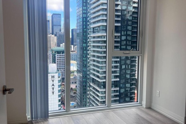2606 - 400 King West Street, Toronto, ON M5V0X8 Photo 4