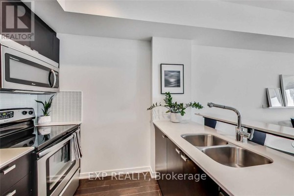2607 - 103 The Queensway, Toronto, ON M6S5B3 Photo 5