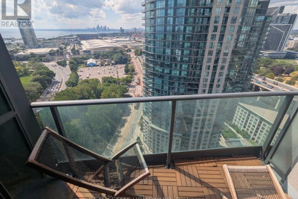 2607 - 215 Fort York Boulevard, Toronto, ON M5V4A2 Photo 4