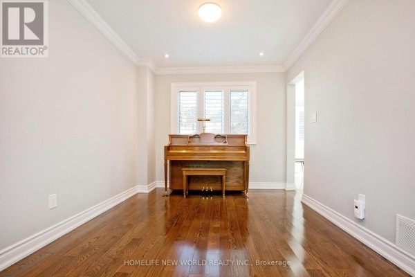 Primary Bedroom - 2607 Old Carriage Road, Mississauga, ON L5C1Y6 Photo 5