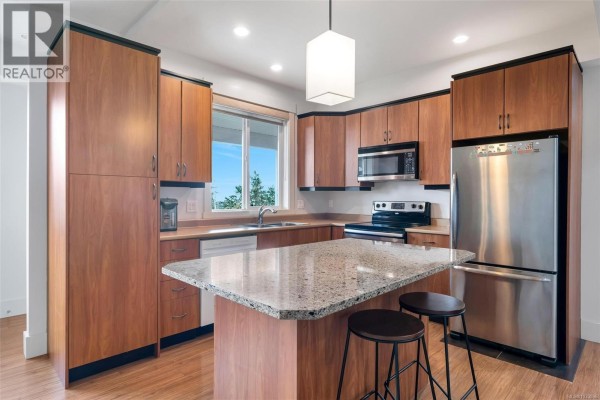 Den - 2607 Ruby Crt, Langford, BC V9B0A9 Photo 4