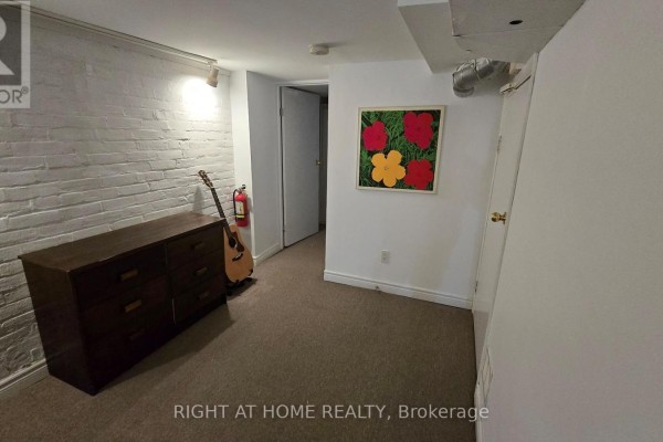 261 Grace Street, Toronto, ON M6G3A7 Photo 2