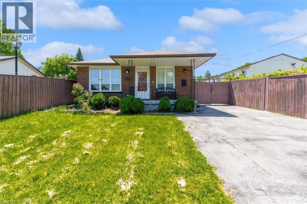 261 Limeridge Road W, Hamilton, ON, photo 2