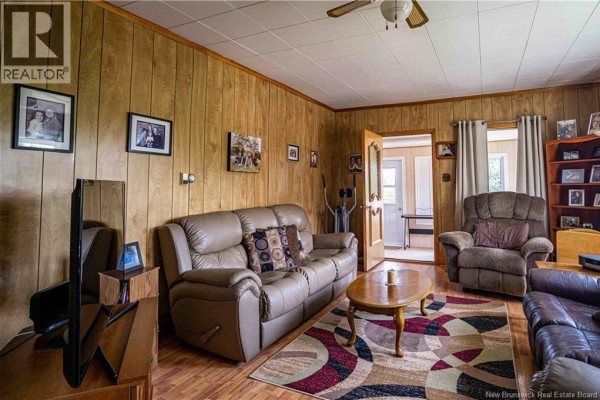 Mud room - 261 Main Street, Plaster Rock, NB E7G2G4 Photo 4