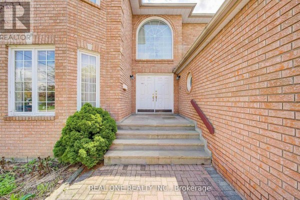 261 Mckee Avenue, Toronto, ON, photo 2
