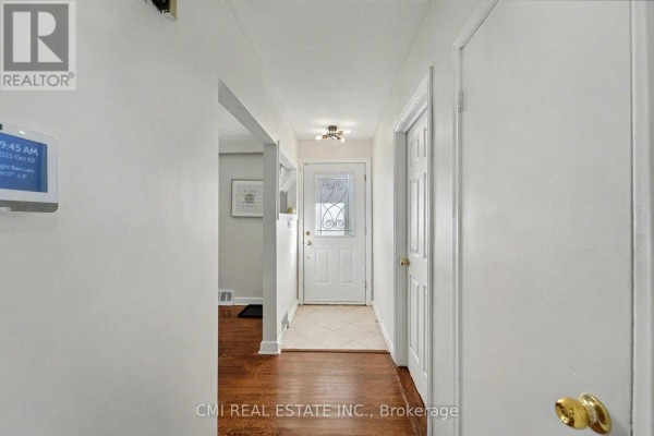 Bedroom 2 - 2610 Islington Avenue, Toronto, ON M9V2X3 Photo 4