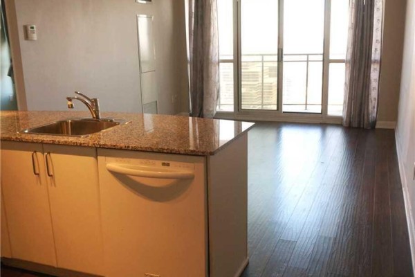 Kitchen - 2611 - 33 Sheppard Avenue E, Toronto, ON M2N7K1 Photo 3