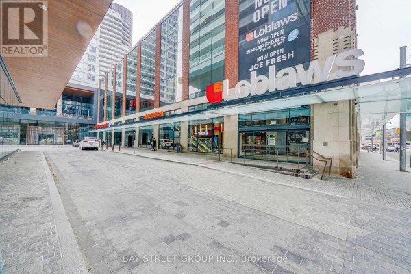 Kitchen - 2612 - 17 Bathurst Street, Toronto, ON M5V0N1 Photo 3