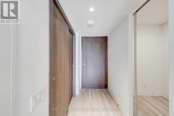 Den - 2612 - 17 Bathurst Street, Toronto, ON M5V0N1 Photo 5