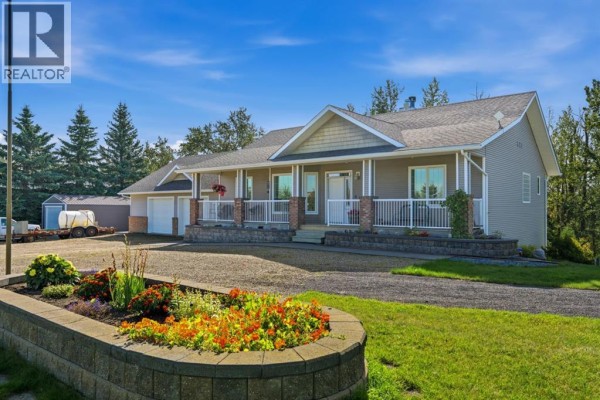 4pc Bathroom - 26139 Highway 595, Rural Red Deer County, AB T4E0T9 Photo 2