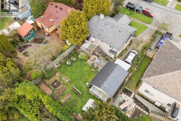 Patio - 2614 Scott St, Victoria, BC V8R4H9 Photo 2