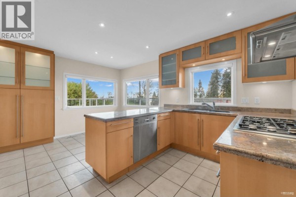 2615 Skilift Place, West Vancouver, BC V7S2T6 Photo 4