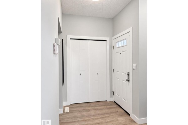 Primary Bedroom - 262 39a Av Nw, Edmonton, AB T6T2K3 Photo 4