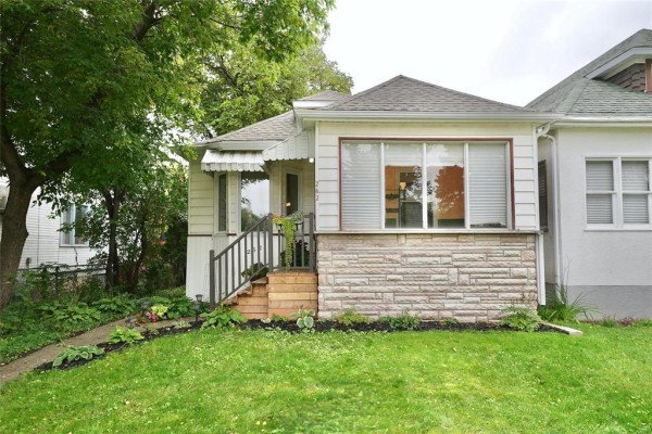 262 Chalmers Avenue, Winnipeg