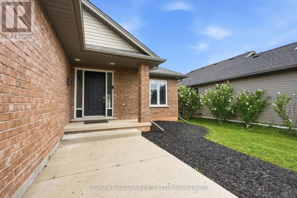 Kitchen - 262 Draper's Street, Welland, ON L3C7N2 Photo 3
