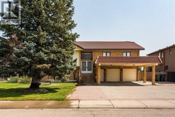 Living room - 262 Fairway Drive, Coaldale, AB T1M1H3 Photo 3