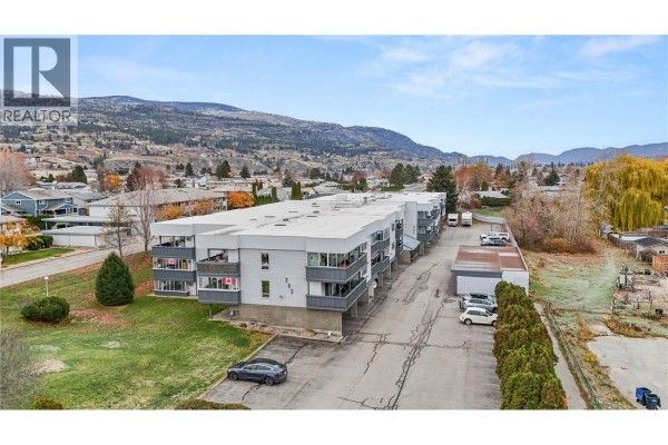 4pc Bathroom - 262 Kinney Avenue Unit# 311, Penticton, BC V2A6R6 Photo 2