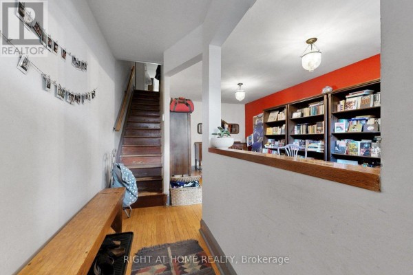 Dining room - 262 Lippincott Street, Toronto, ON M5S2P5 Photo 2