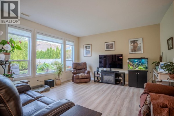Primary Bedroom - 2620 Rosewood Avenue, Kamloops, BC V2B0C4 Photo 4