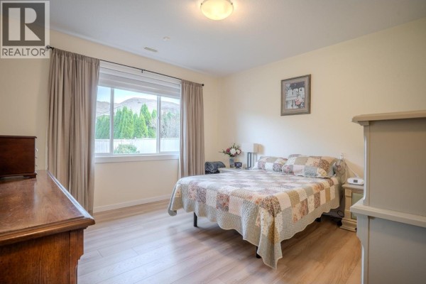 Living room - 2620 Rosewood Avenue, Kamloops, BC V2B0C4 Photo 5