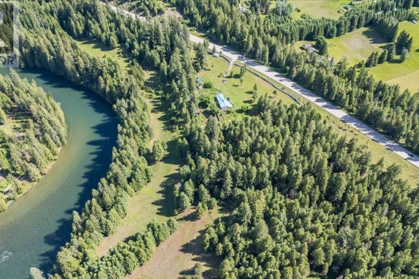 Kitchen - 2621 3a Highway, Castlegar, BC V1N4P5 Photo 5