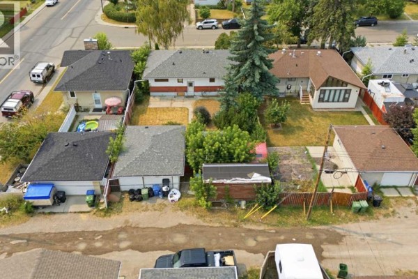 Bedroom - 2622 42 Street Se, Calgary, AB T2B1G7 Photo 4